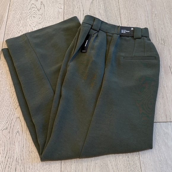 Express High Waisted Pleated Trouser in Olive Green Size 2 - Picture 2 of 14